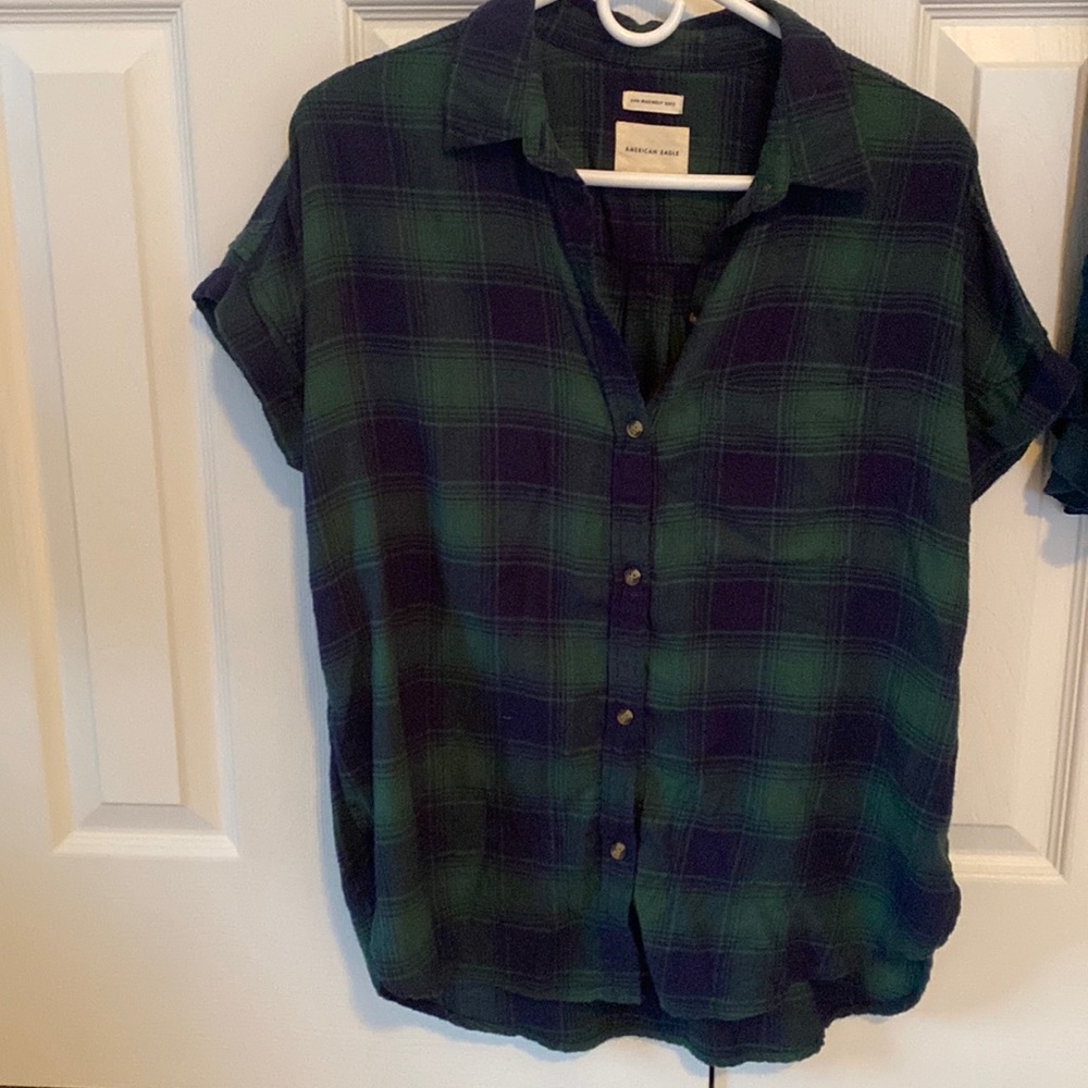 Ahh-maxingly soft American Eagle small short sleeve button up